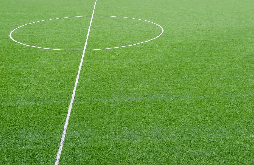 pasto sintético para canchas de fútbol
